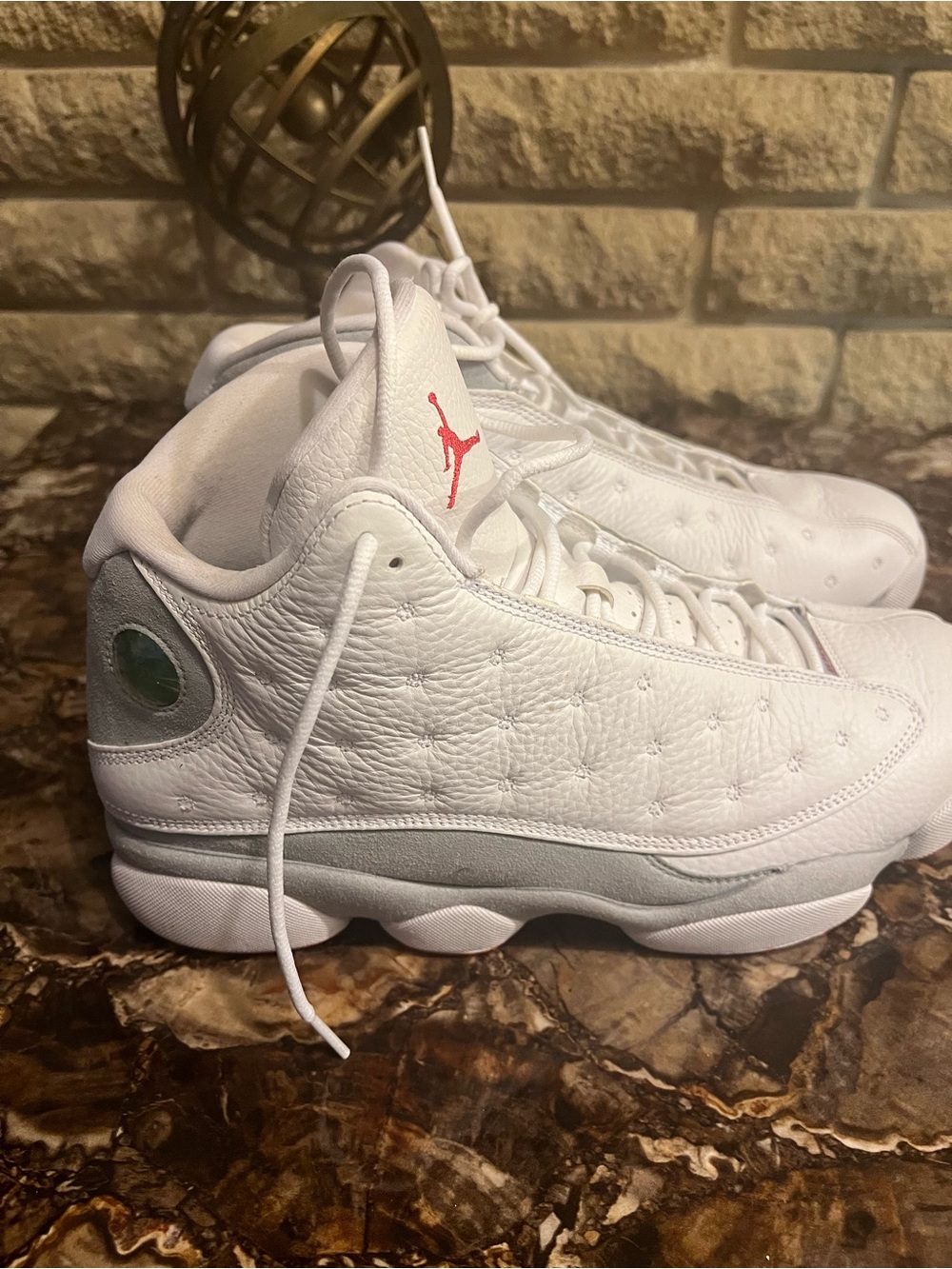 Air Jordan - Retro White Wolf